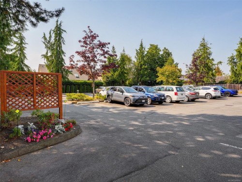#208-9882 Fifth St, Sidney, BC - Outdoor