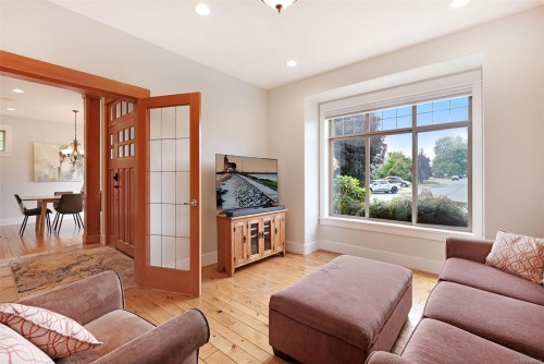 1302 Ocean View Ave, Comox, BC 