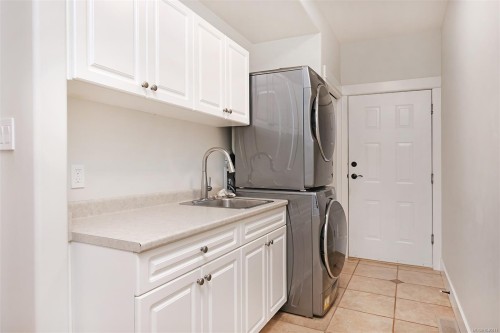 1302 Ocean View Ave, Comox, BC 