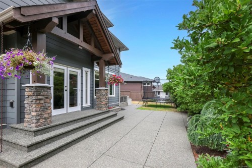 1302 Ocean View Ave, Comox, BC 