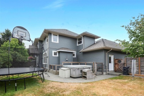 1302 Ocean View Ave, Comox, BC 