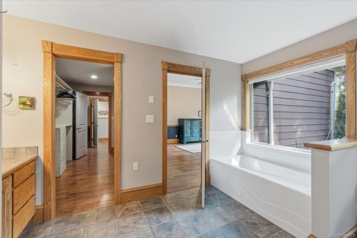 1205 Spider Lake Rd, Qualicum Beach, BC 