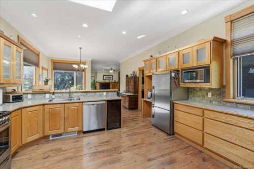 1205 Spider Lake Rd, Qualicum Beach, BC 