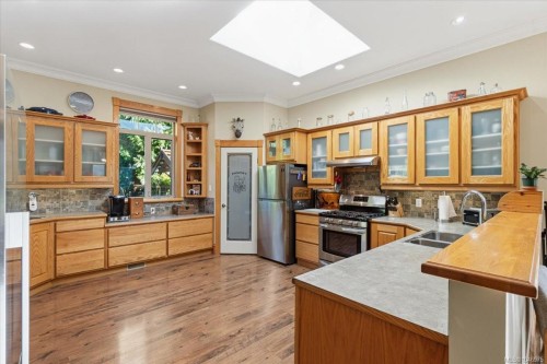 1205 Spider Lake Rd, Qualicum Beach, BC 