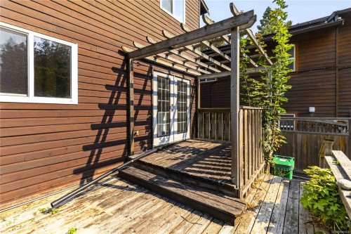 4 Demos Pl, View Royal, BC 