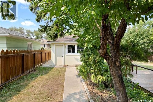 616 Broadway Avenue E, Regina, SK - Outdoor