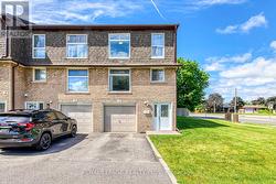 1 - 640 RATHBURN ROAD E  Mississauga, ON L4Z 1C6