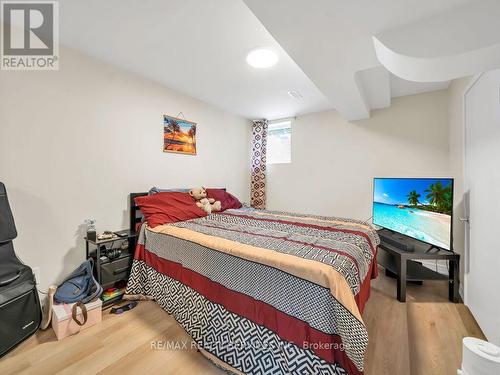 3079 Bartholomew Crescent, Mississauga, ON - Indoor Photo Showing Bedroom
