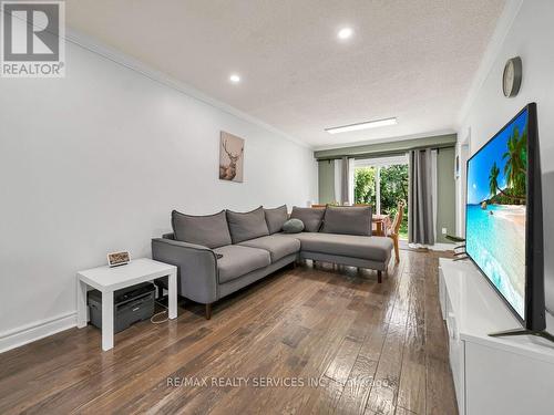 3079 Bartholomew Crescent, Mississauga, ON - Indoor Photo Showing Living Room
