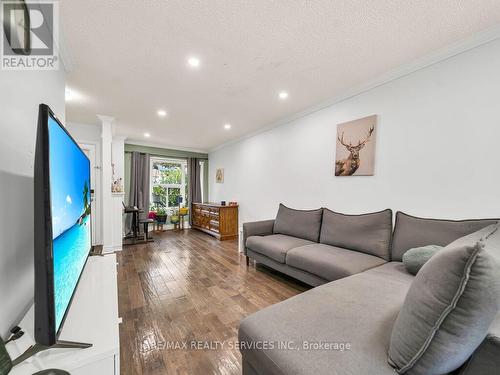 3079 Bartholomew Crescent, Mississauga, ON - Indoor Photo Showing Living Room