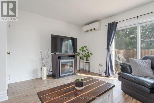 5 - 90 Ferman Drive, Guelph, ON - Indoor Photo Showing Living Room
