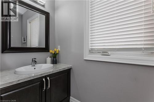 72 Pond View Gate, Waterdown, ON - Indoor Photo Showing Bathroom