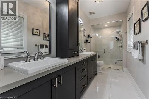 72 Pond View Gate, Waterdown, ON - Indoor Photo Showing Bathroom
