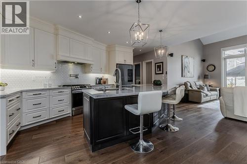 72 Pond View Gate, Waterdown, ON - Indoor Photo Showing Kitchen With Upgraded Kitchen