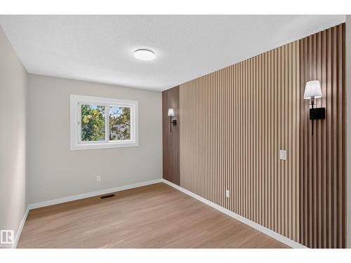 175 Centennial Ct Nw, Edmonton, AB - Indoor Photo Showing Other Room