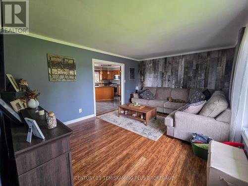 045090 Highway 562, Timiskaming (Tim - Outside - Rural), ON - Indoor Photo Showing Living Room