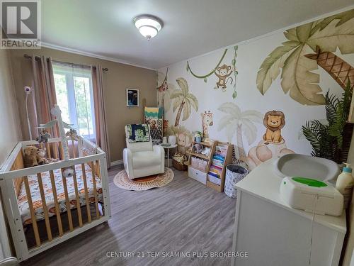 045090 Highway 562, Timiskaming (Tim - Outside - Rural), ON - Indoor Photo Showing Bedroom
