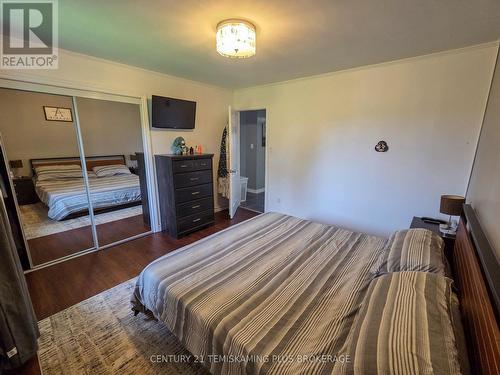 045090 Highway 562, Timiskaming (Tim - Outside - Rural), ON - Indoor Photo Showing Bedroom