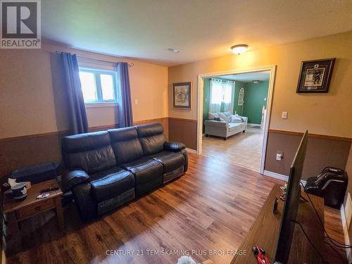 045090 Highway 562, Timiskaming (Tim - Outside - Rural), ON - Indoor Photo Showing Living Room