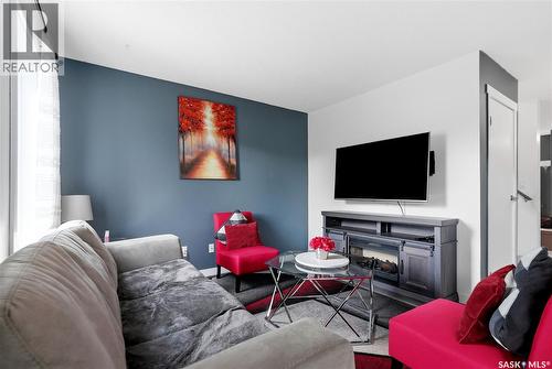 468 Berini Drive, Saskatoon, SK - Indoor Photo Showing Living Room