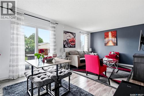 468 Berini Drive, Saskatoon, SK - Indoor Photo Showing Living Room