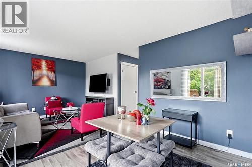 468 Berini Drive, Saskatoon, SK - Indoor Photo Showing Living Room