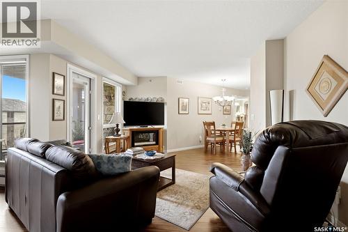 449 3605 Albert Street, Regina, SK - Indoor Photo Showing Living Room