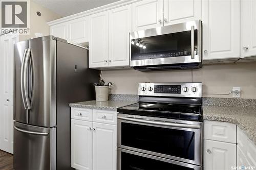 449 3605 Albert Street, Regina, SK - Indoor Photo Showing Kitchen With Stainless Steel Kitchen