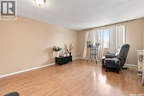 7110-7112 Dewdney Avenue, Regina, SK 