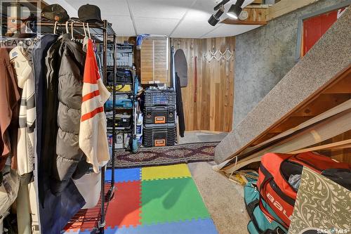 310 J Avenue N, Saskatoon, SK - Indoor With Storage