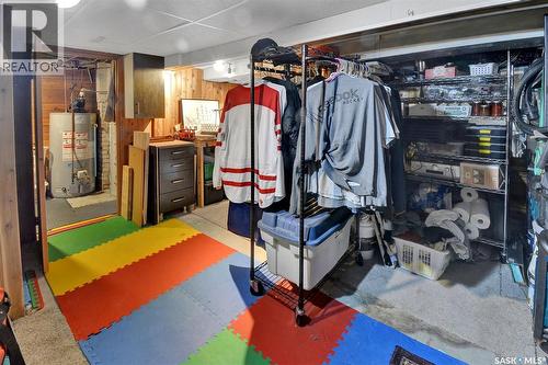 310 J Avenue N, Saskatoon, SK - Indoor