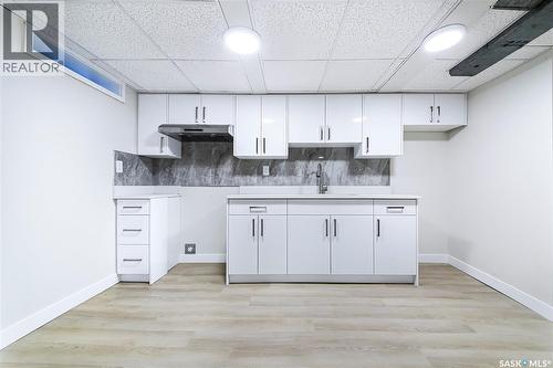 451 R Avenue S, Saskatoon, SK - Indoor Photo Showing Kitchen