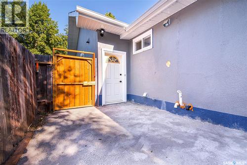 451 R Avenue S, Saskatoon, SK - Outdoor