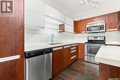 106 2315 Mcclocklin Road, Saskatoon, SK - Indoor Photo Showing Kitchen