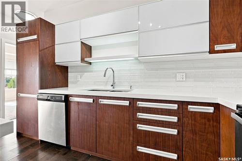 106 2315 Mcclocklin Road, Saskatoon, SK - Indoor Photo Showing Kitchen With Double Sink