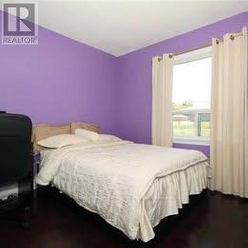 Upper Level - 109 Hiscock Boulevard, Toronto, ON - Indoor Photo Showing Bedroom
