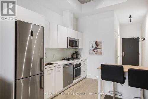 210 - 608 RICHMOND STREET W , Toronto, Ontario M5V 0N9 3