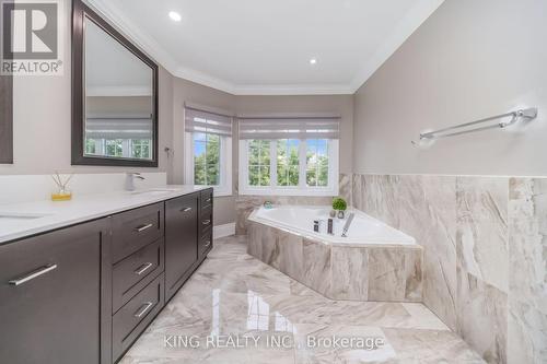 1427 Grossi Street, Mississauga, ON - Indoor Photo Showing Bathroom