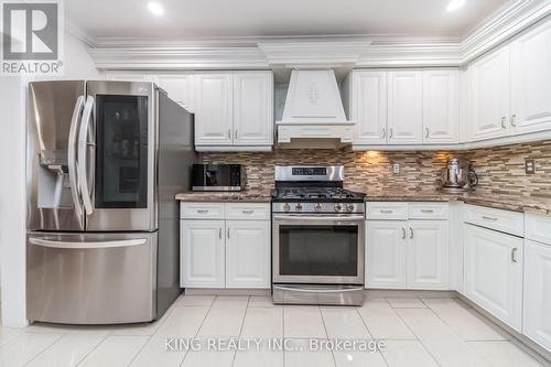 1427 Grossi Street, Mississauga, ON - Indoor Photo Showing Kitchen