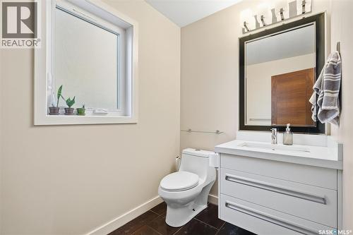 422 Pichler Crescent, Saskatoon, SK - Indoor Photo Showing Bathroom