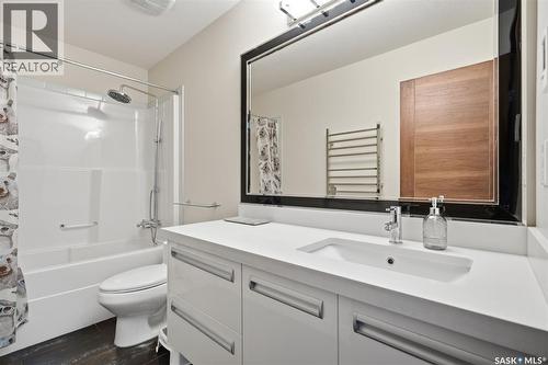 422 Pichler Crescent, Saskatoon, SK - Indoor Photo Showing Bathroom