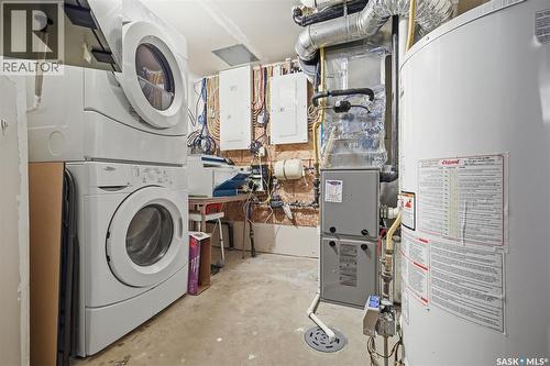 422 Pichler Crescent, Saskatoon, SK - Indoor Photo Showing Laundry Room