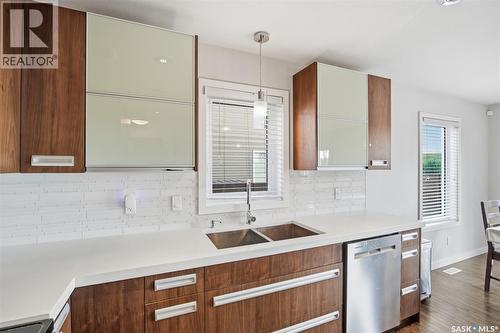 422 Pichler Crescent, Saskatoon, SK - Indoor Photo Showing Kitchen With Double Sink With Upgraded Kitchen