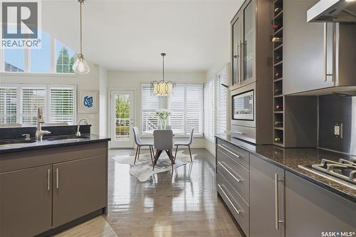 735 Wright Crescent, Saskatoon, SK - Indoor Photo Showing Kitchen With Double Sink