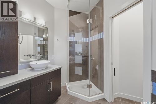 735 Wright Crescent, Saskatoon, SK - Indoor Photo Showing Bathroom