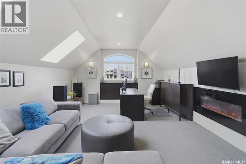 735 Wright Crescent, Saskatoon, SK - Indoor Photo Showing Living Room