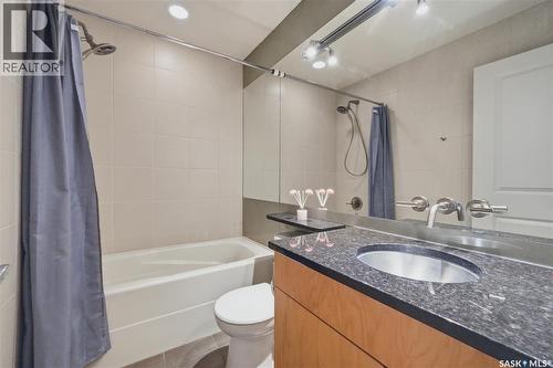 735 Wright Crescent, Saskatoon, SK - Indoor Photo Showing Bathroom