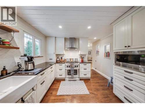 314 Webster Road, Fruitvale, BC - Indoor Photo Showing Kitchen With Upgraded Kitchen