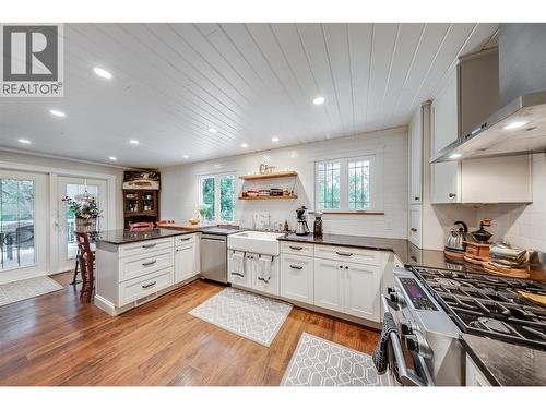 314 Webster Road, Fruitvale, BC - Indoor Photo Showing Kitchen With Upgraded Kitchen