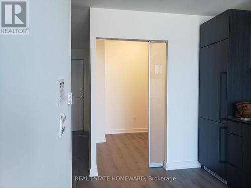 4905 - 252 CHURCH STREET , Toronto, Ontario M5B 0E6 5